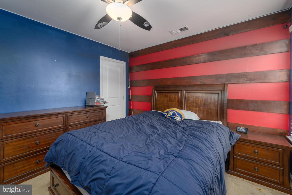 810 AMHERST LANE