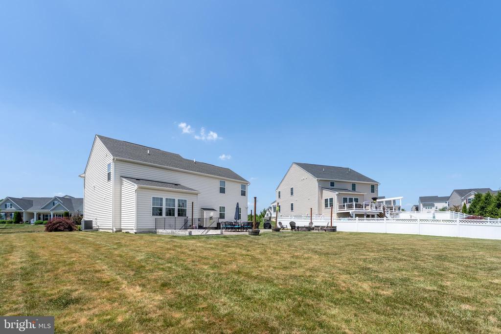 810 AMHERST LANE