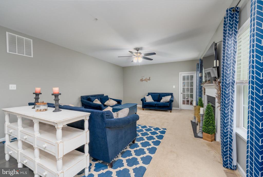 810 AMHERST LANE