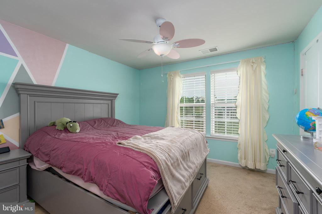 810 AMHERST LANE