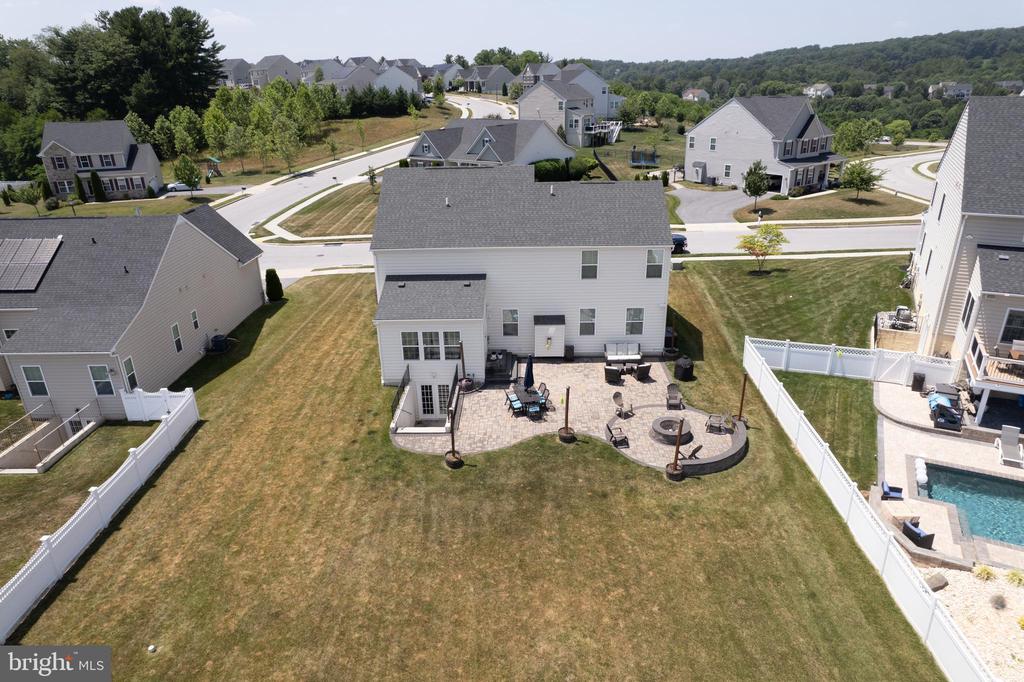 810 AMHERST LANE
