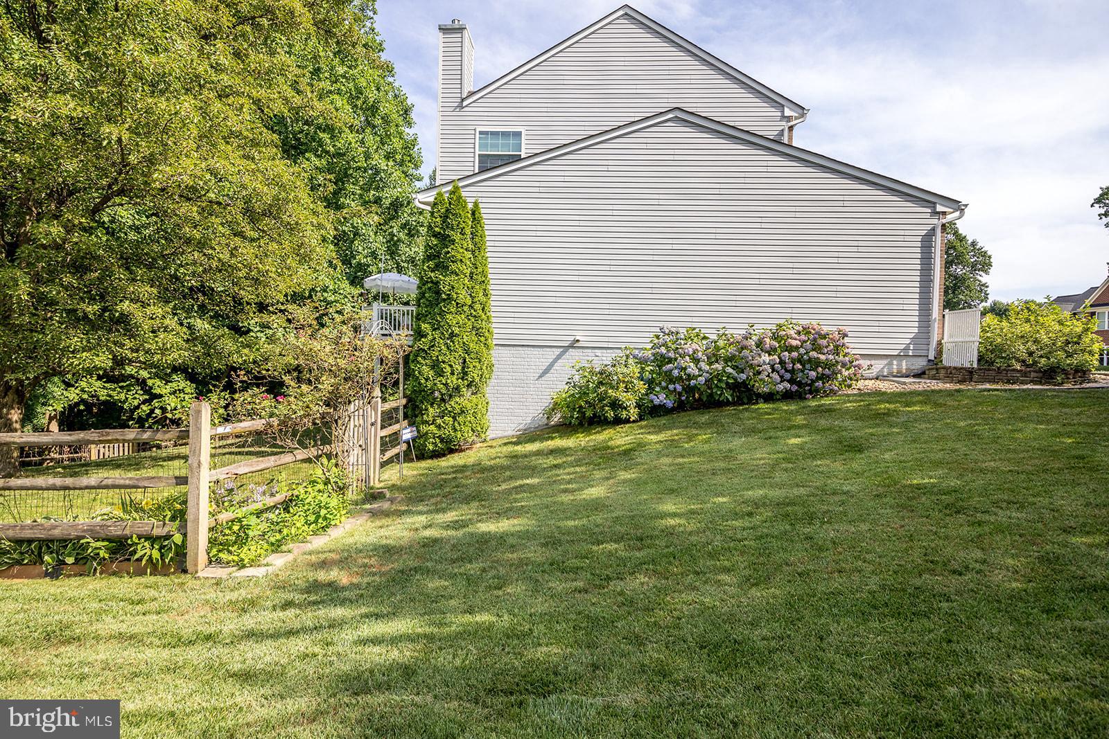 2601 W Rhododendron Dr