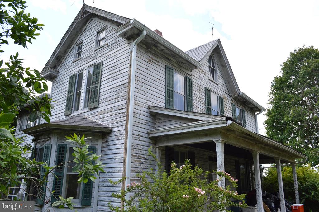 3903 STREET ROAD