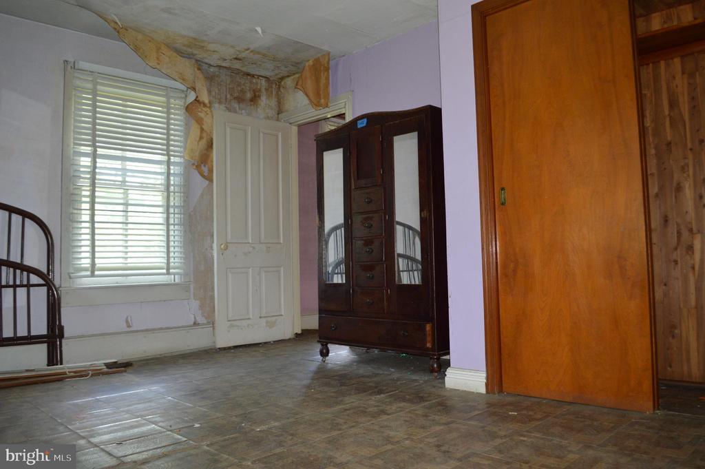 3903 STREET ROAD