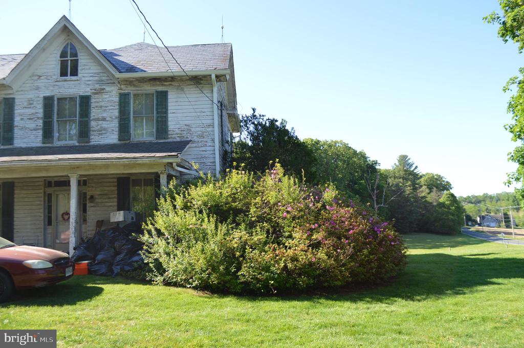 3903 STREET ROAD
