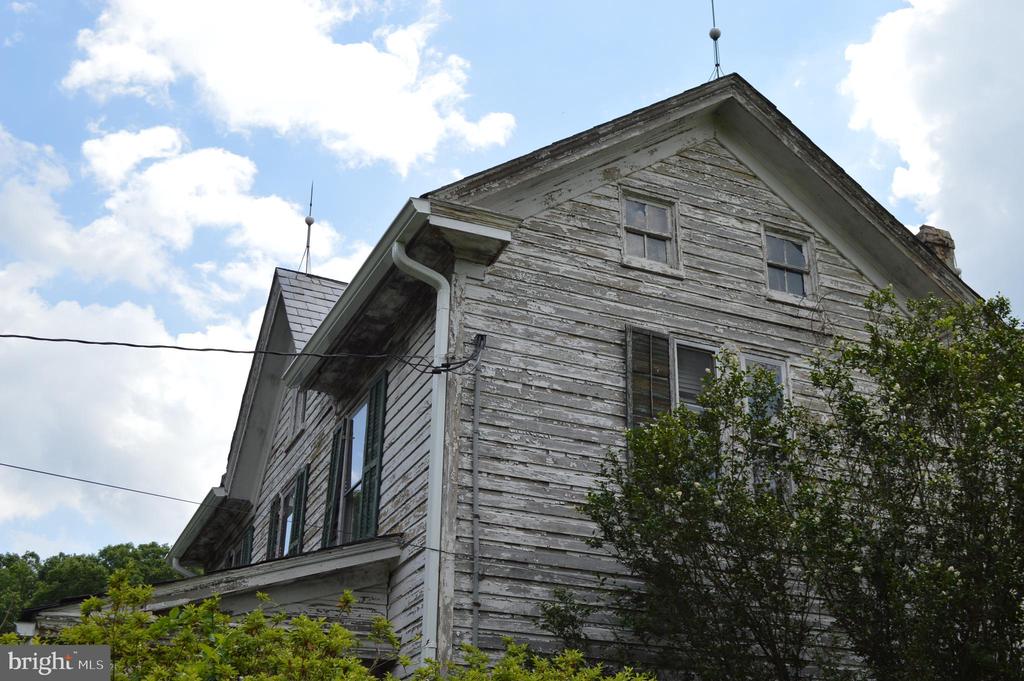 3903 STREET ROAD