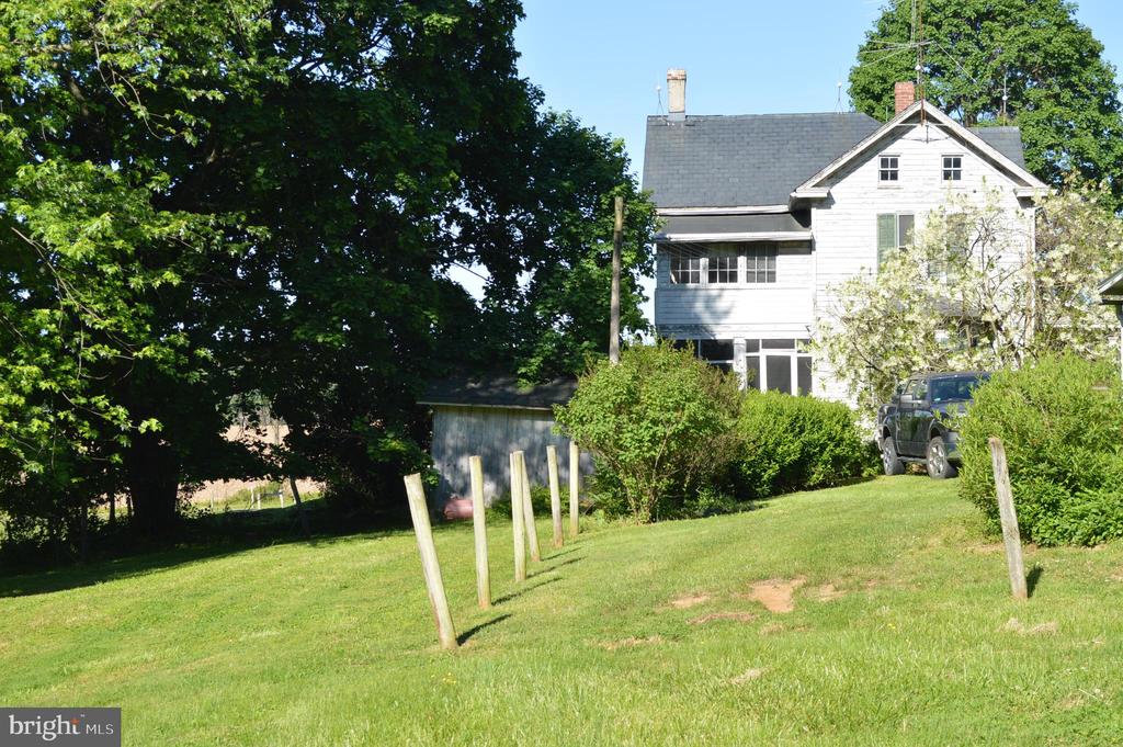 3903 STREET ROAD