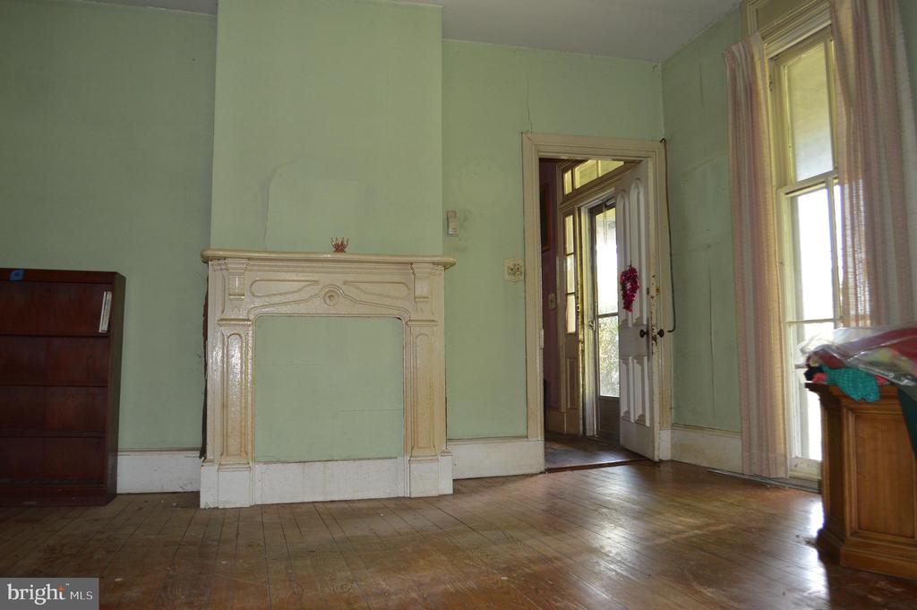 3903 STREET ROAD