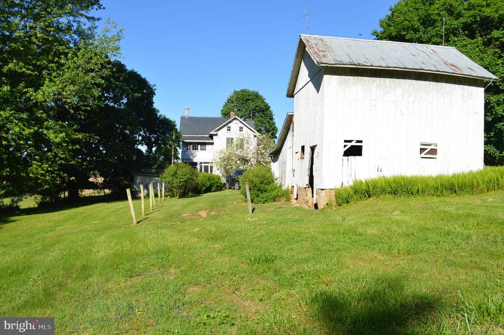 3903 STREET ROAD