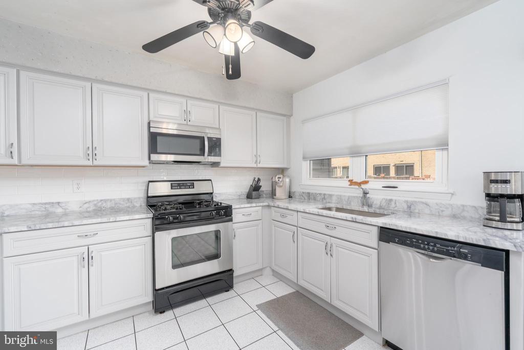9125 Helaine Hamlet Way