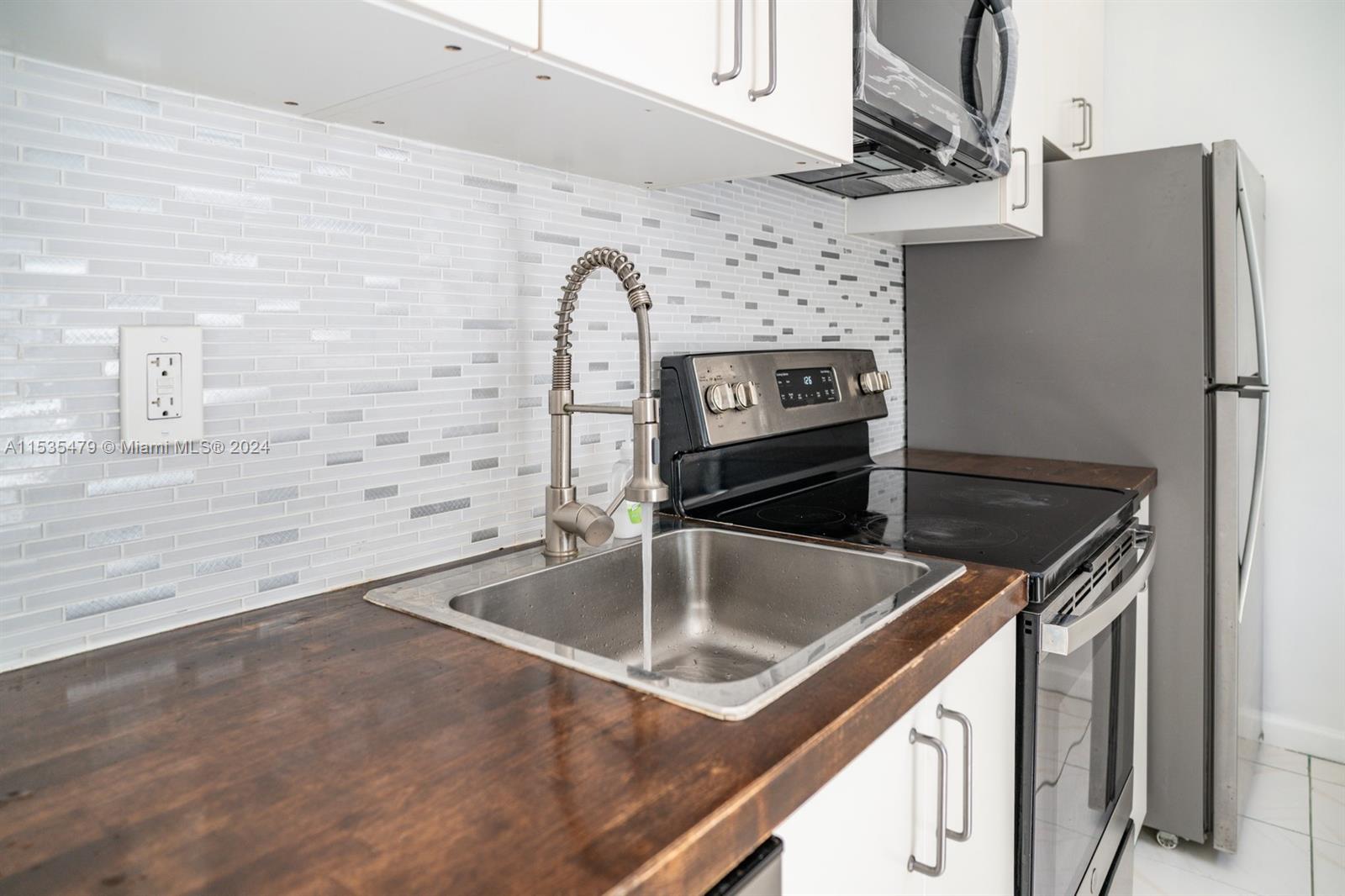 220 NE 84th St