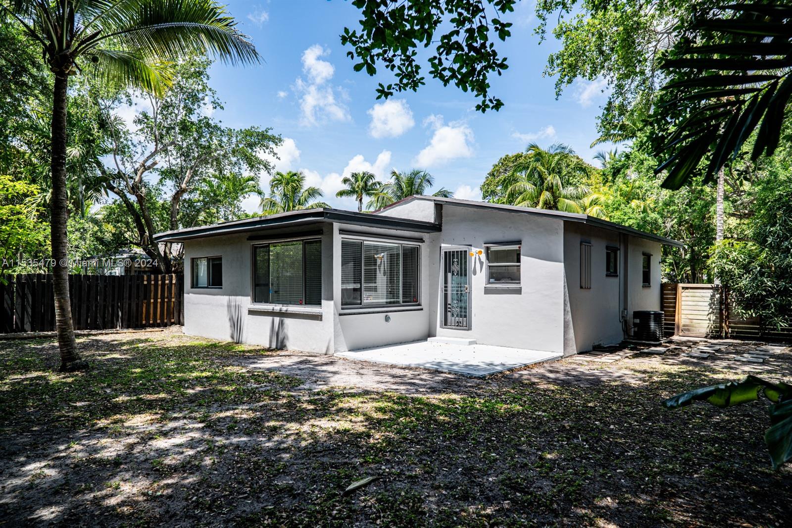 220 NE 84th St