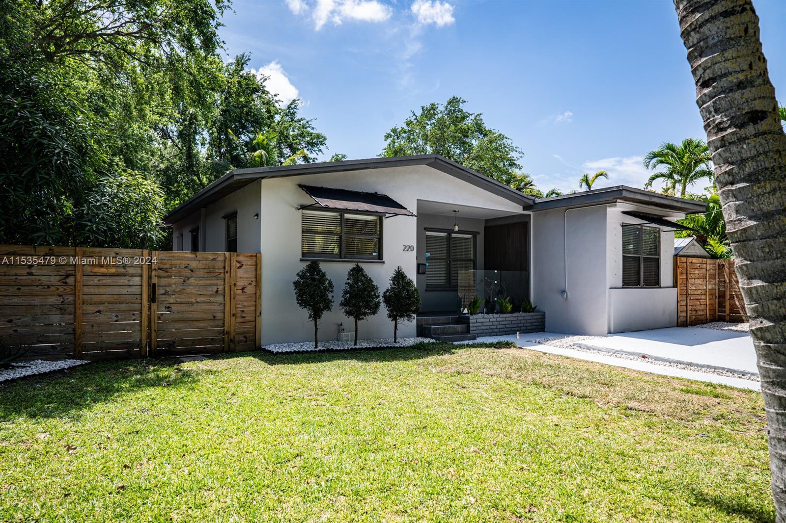220 NE 84th St
