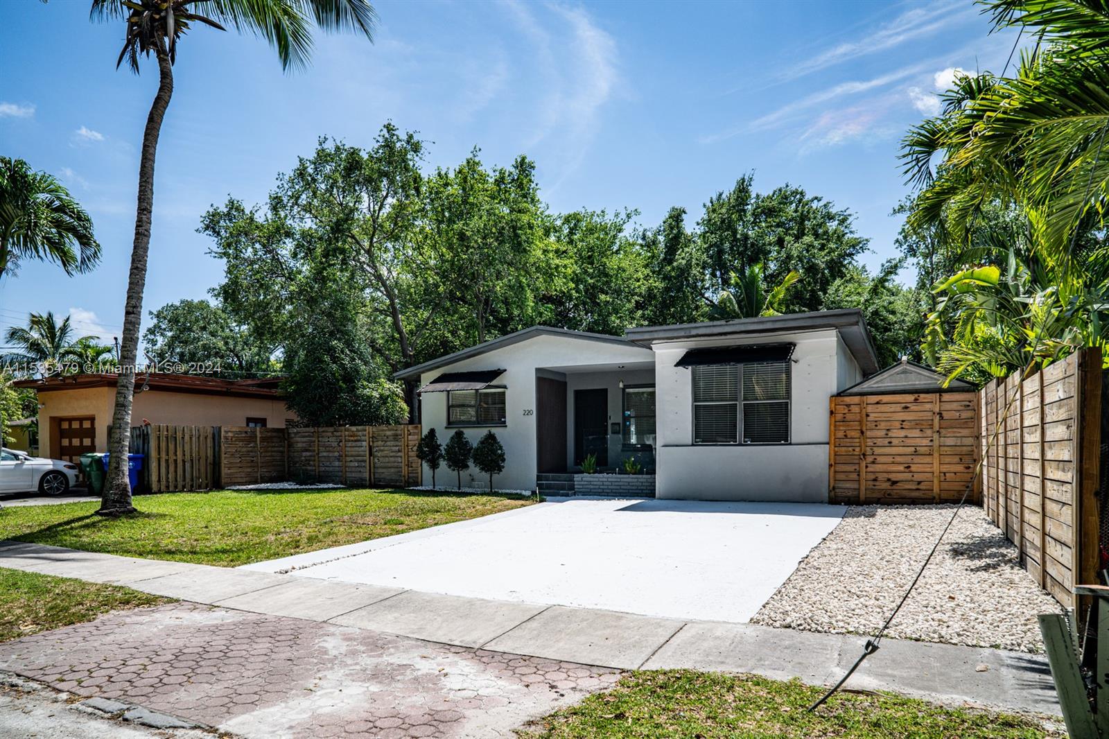 220 NE 84th St