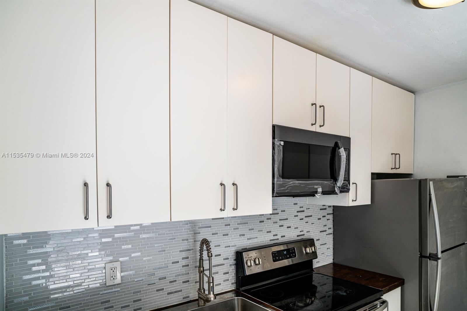 220 NE 84th St