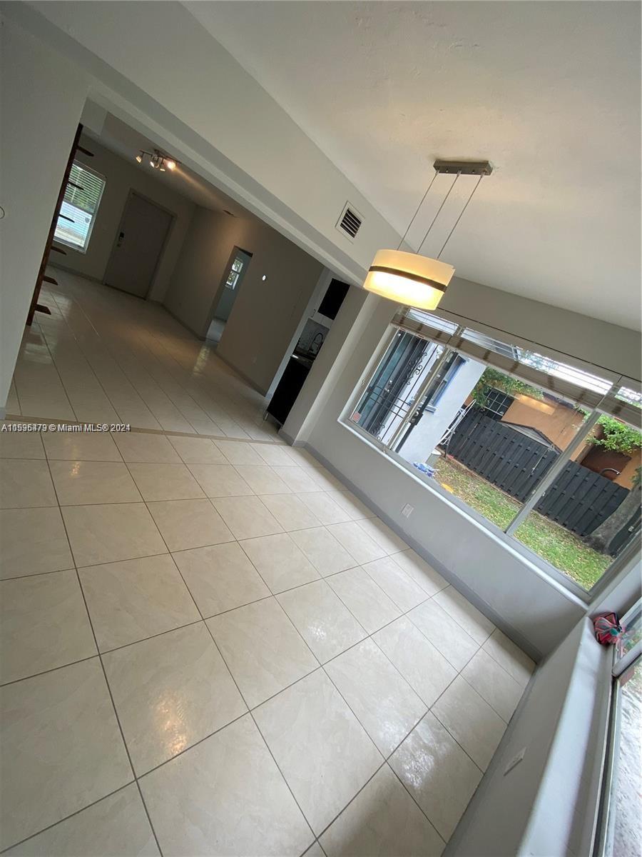 220 NE 84th St
