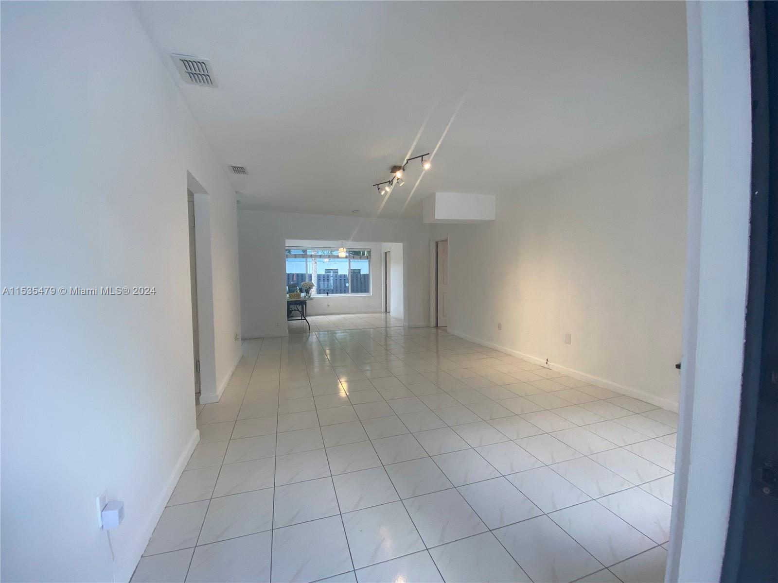 220 NE 84th St