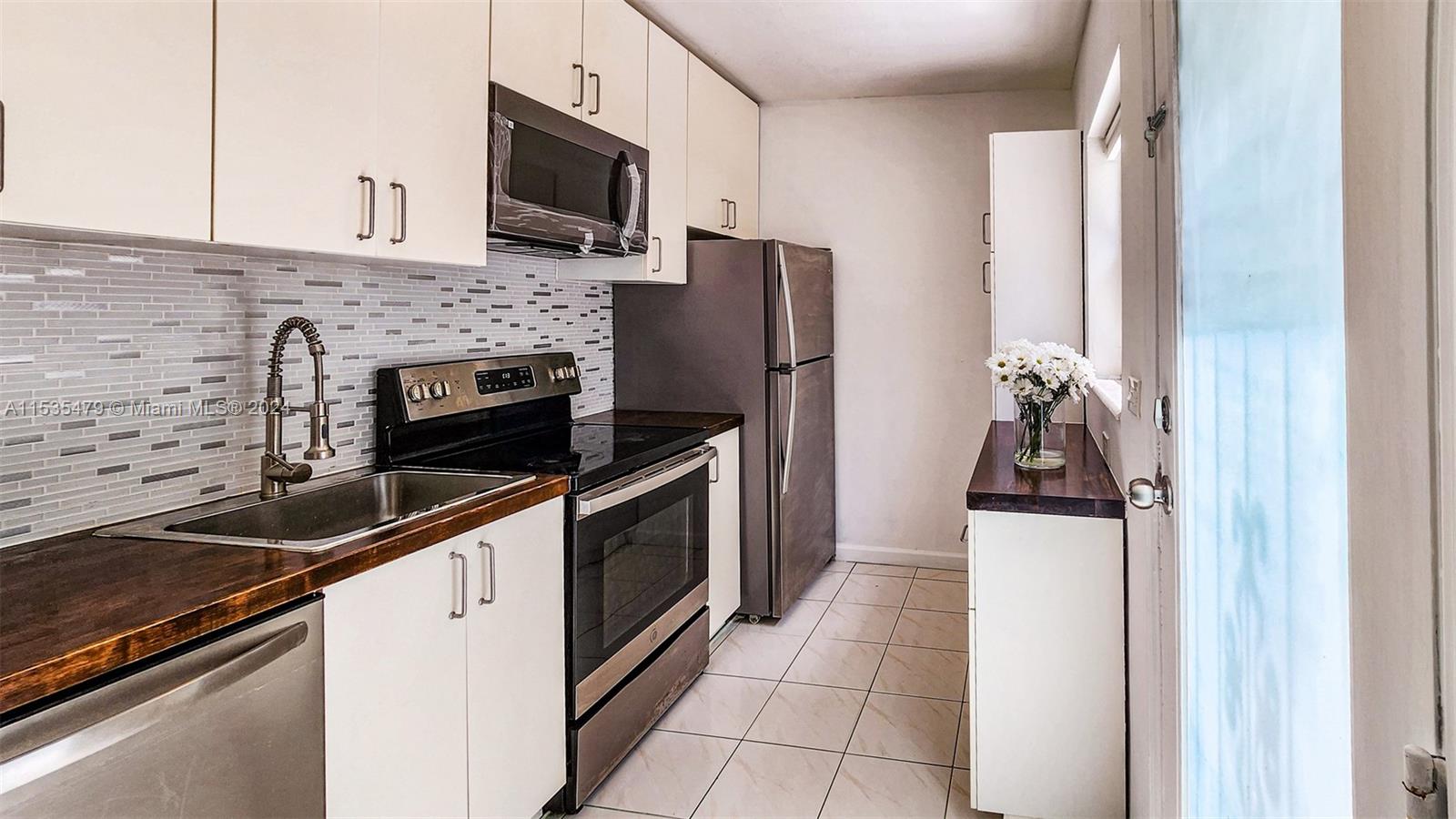 220 NE 84th St