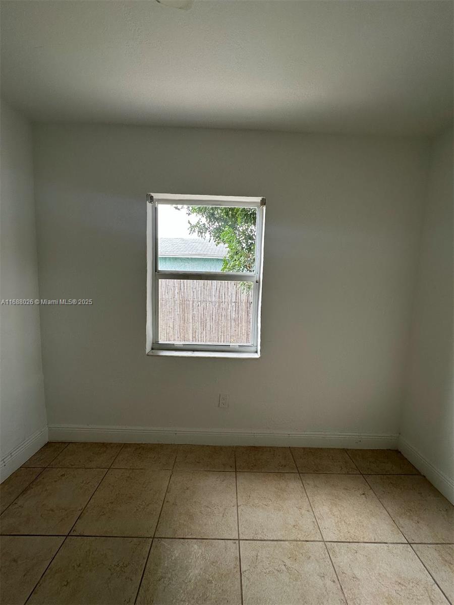1550 NE 151st Ter