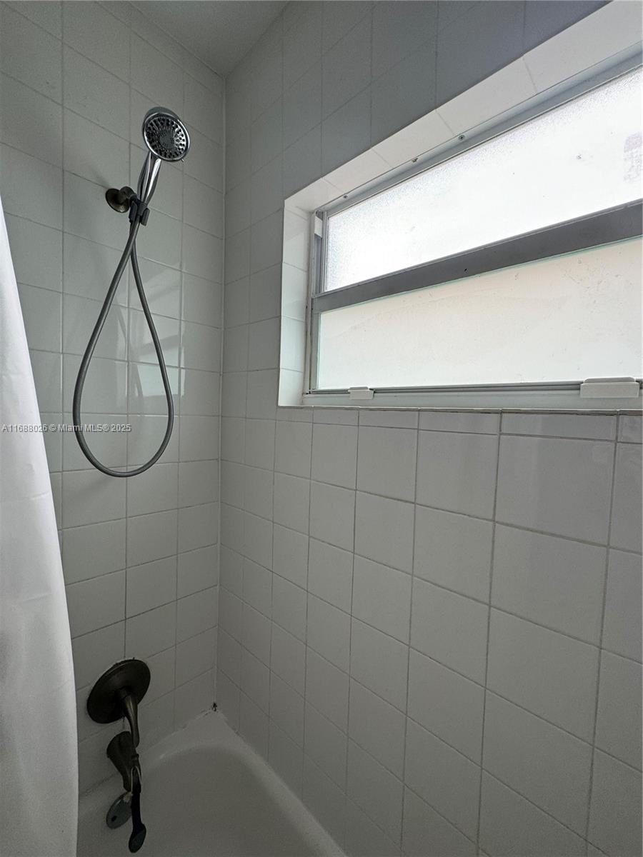 1550 NE 151st Ter