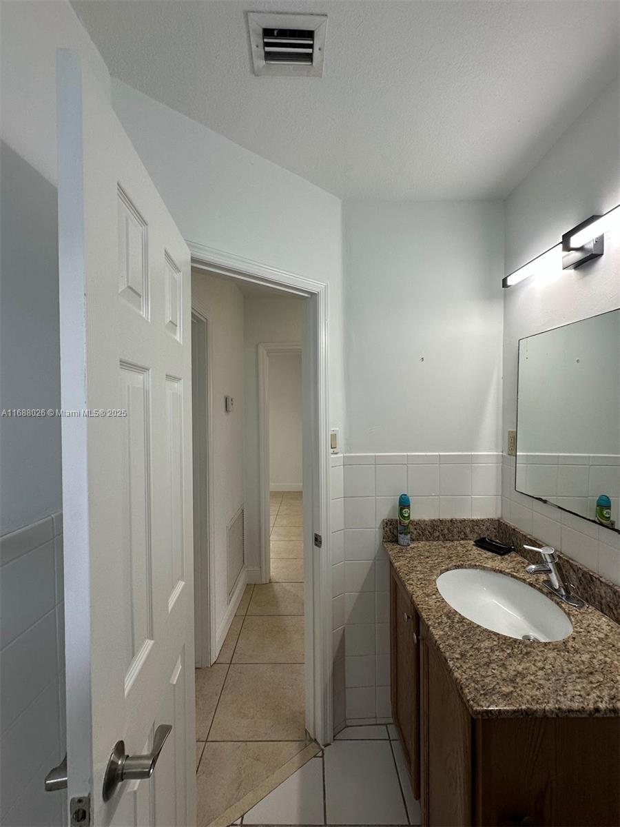1550 NE 151st Ter