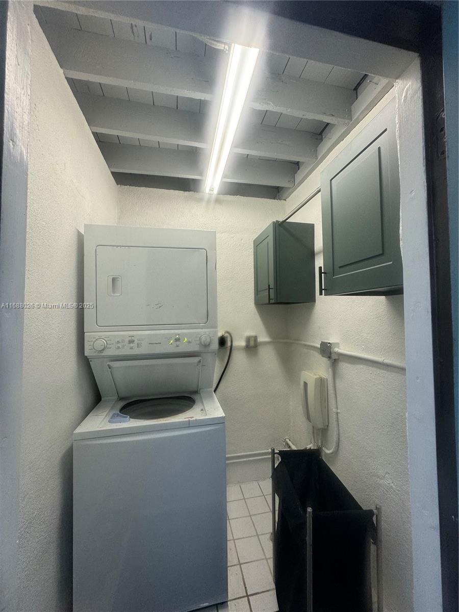 1550 NE 151st Ter