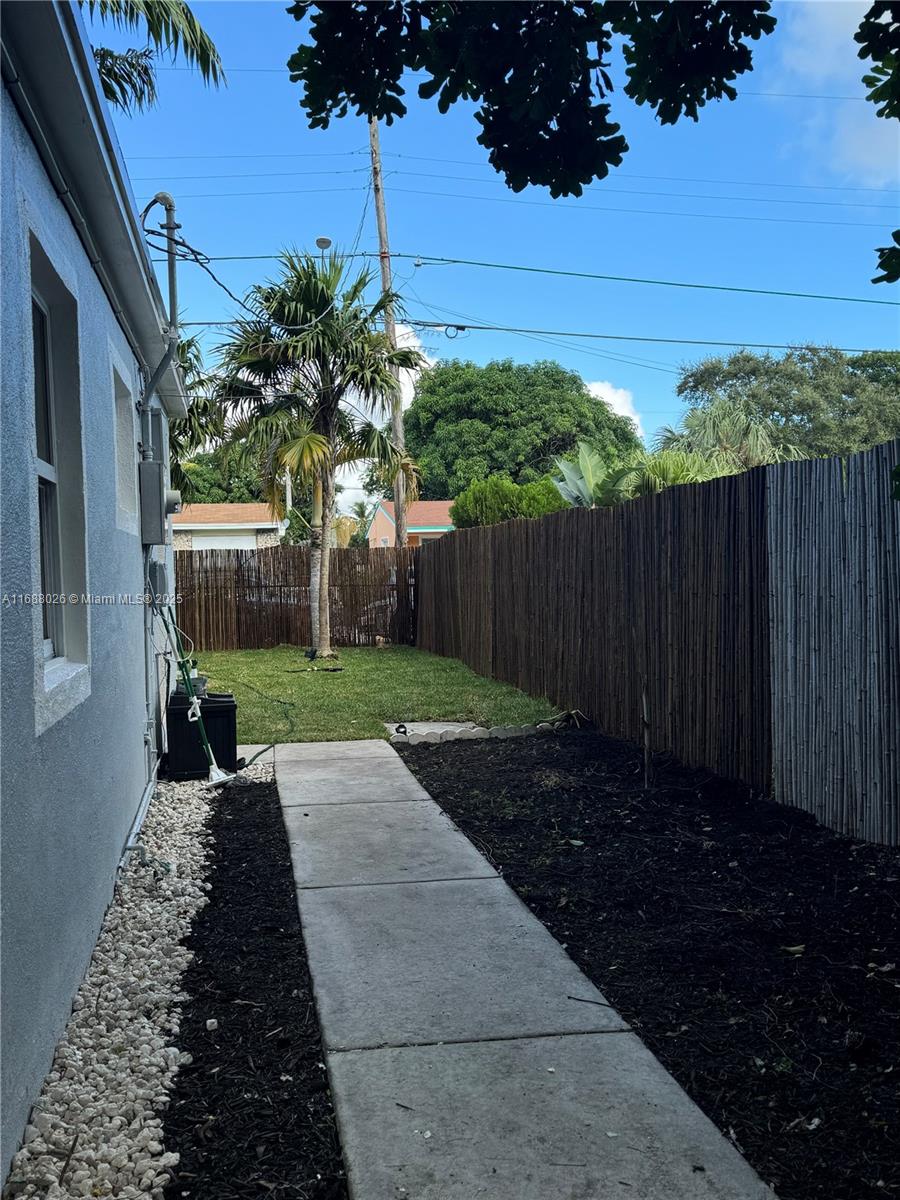 1550 NE 151st Ter