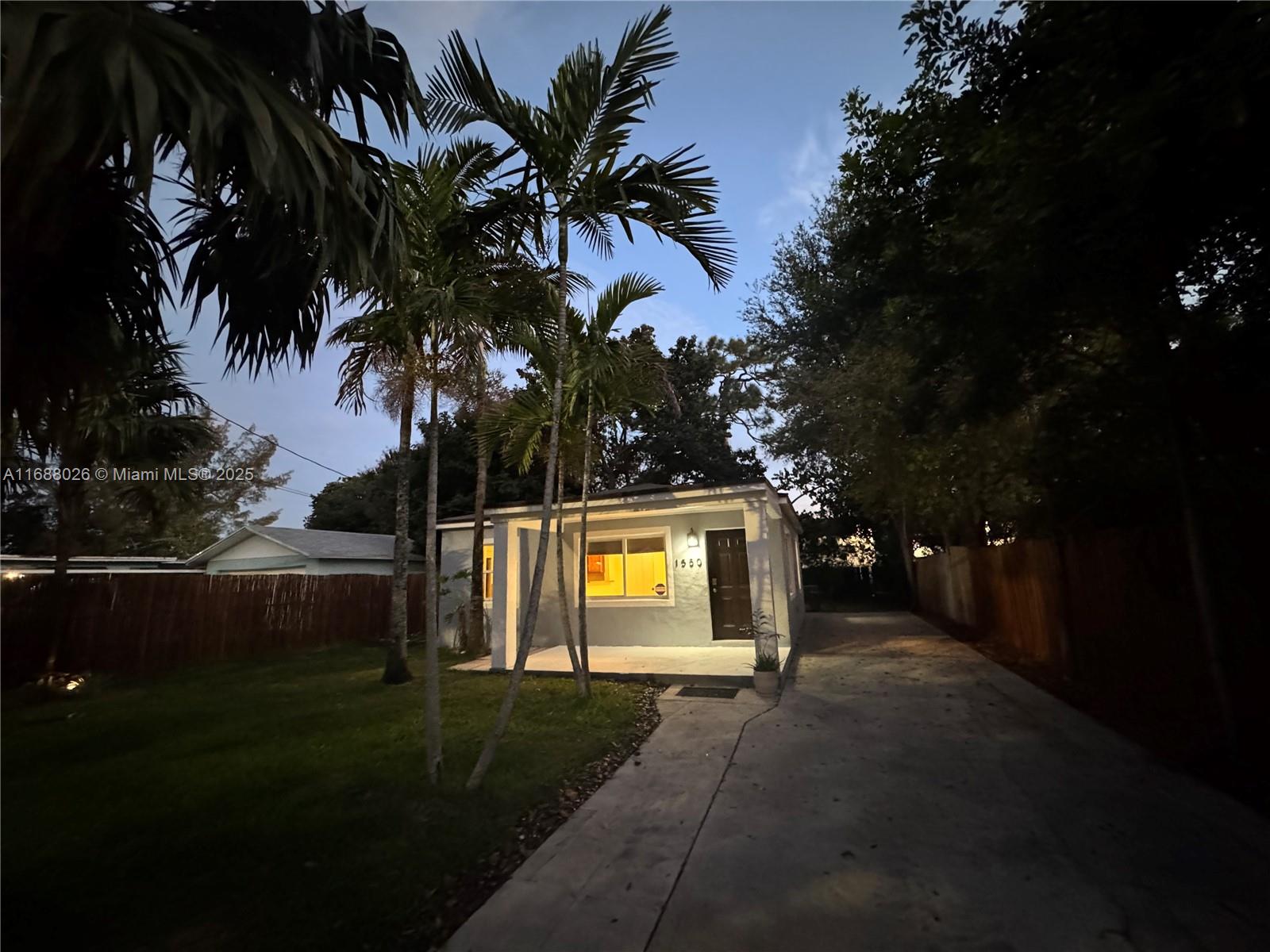 1550 NE 151st Ter