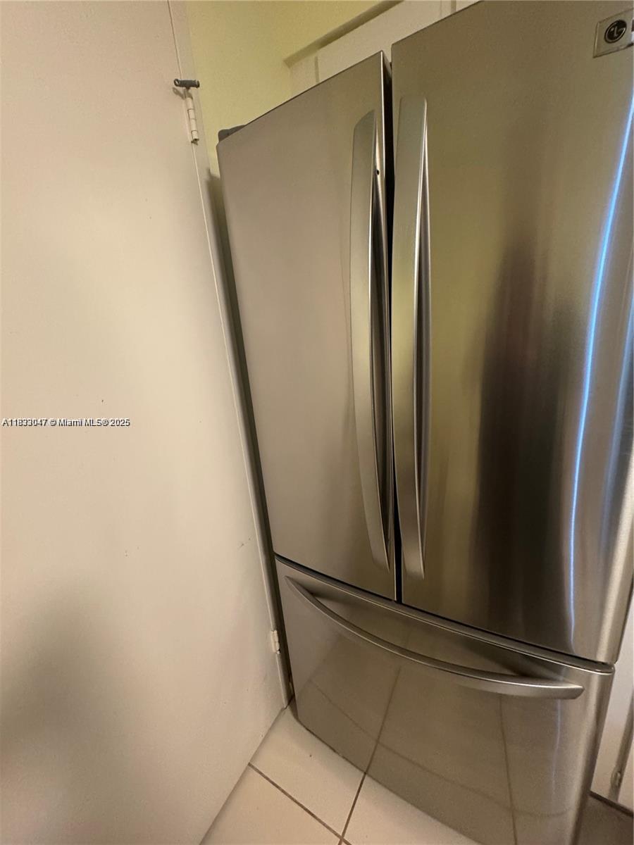 9341 E Bay Harbor # 6D