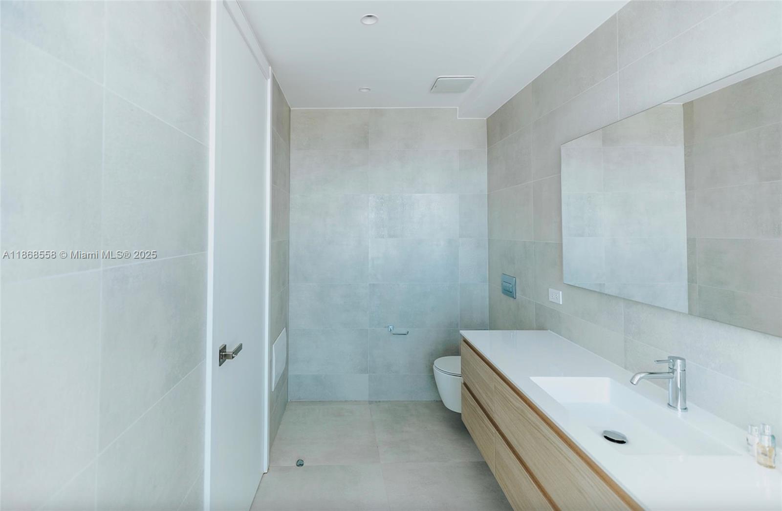 1 Irausquin Blvd Eagle beach Aruba # 4B