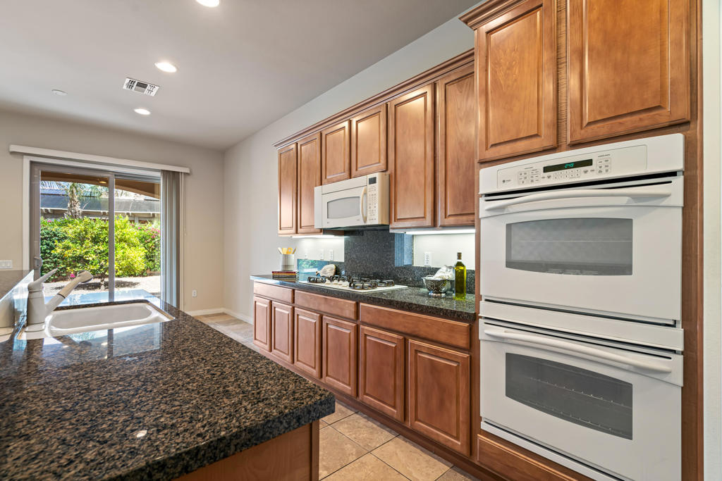 40596 Corte Los Cerritos