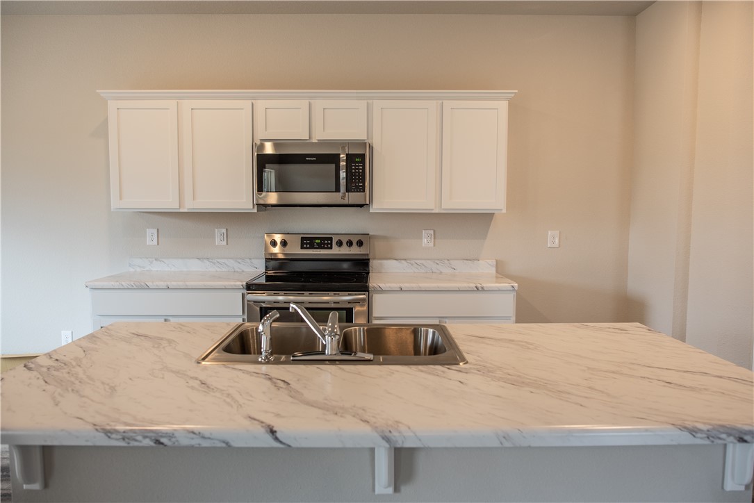 425 Mayflower Avenue