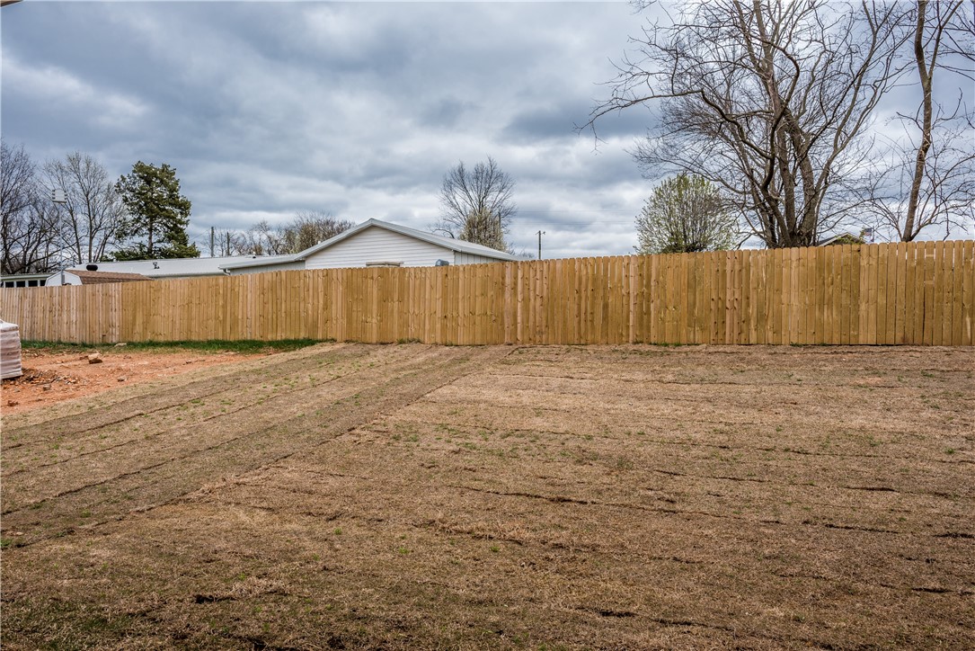 425 Mayflower Avenue