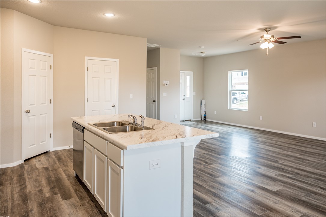 425 Mayflower Avenue