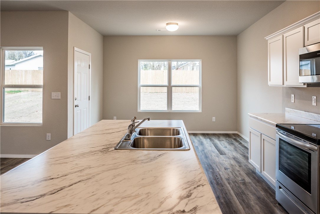 425 Mayflower Avenue