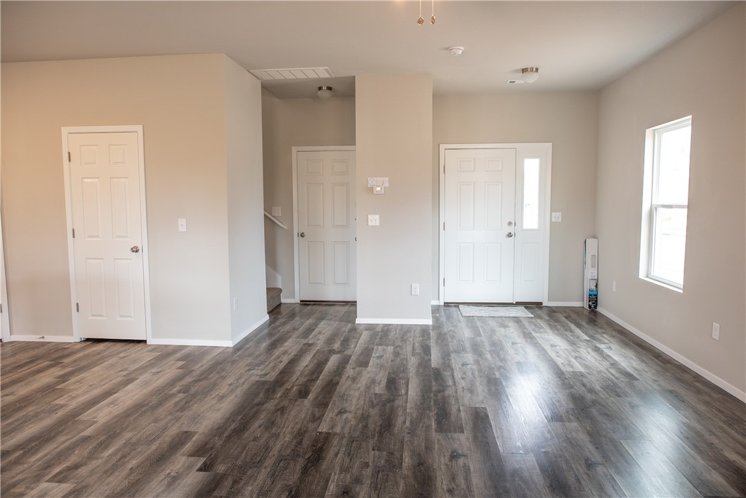 425 Mayflower Avenue