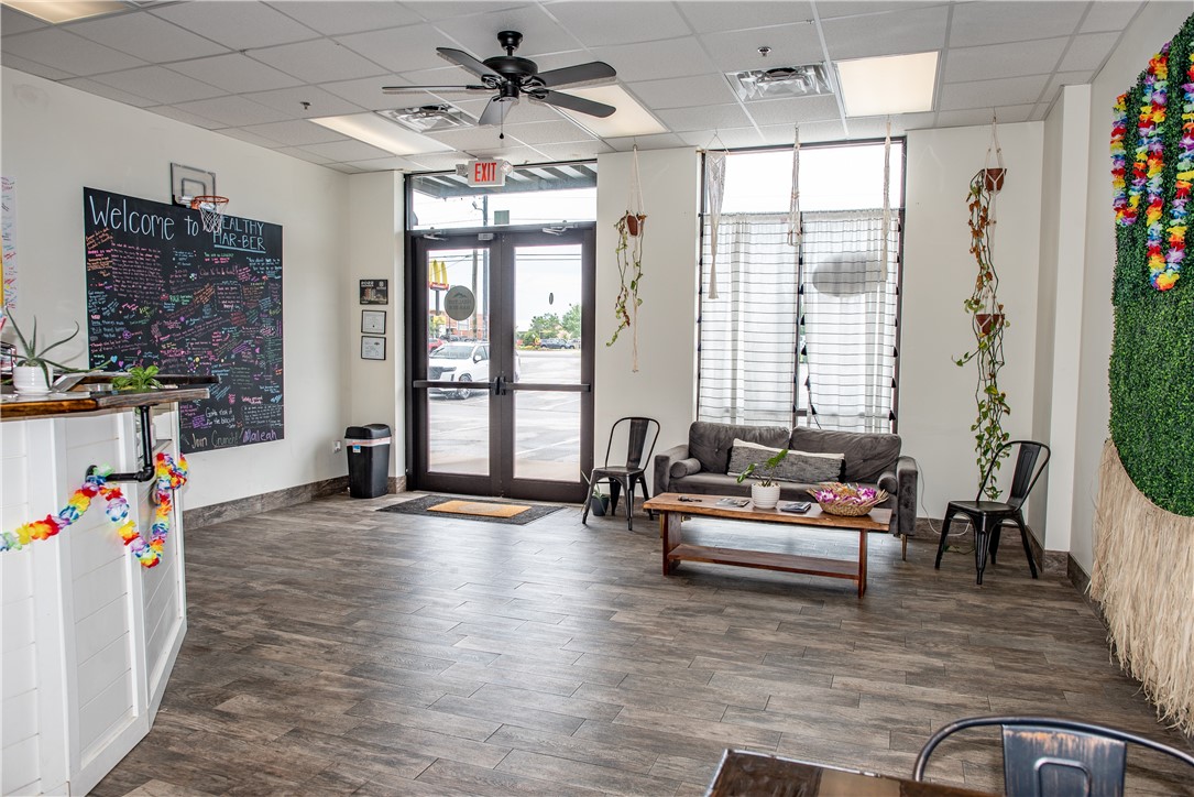 1032 E Henri De Tonti Boulevard