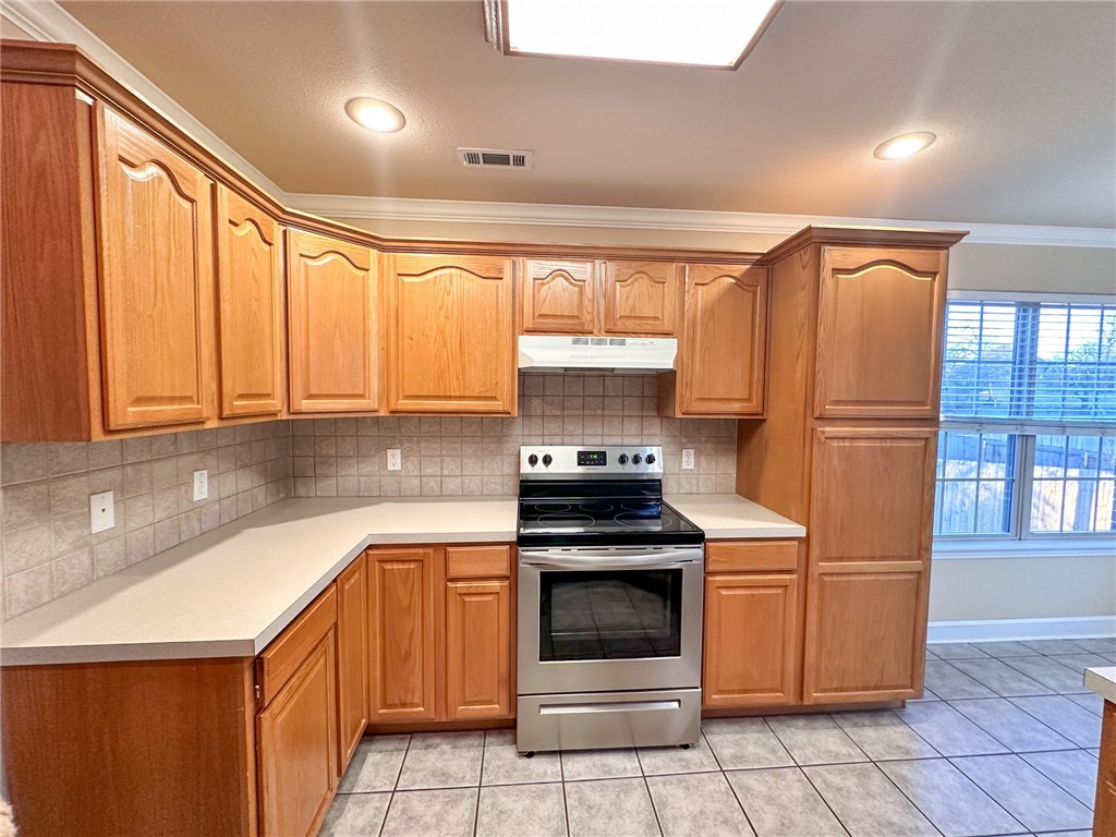 6140 W Pleasant Drive