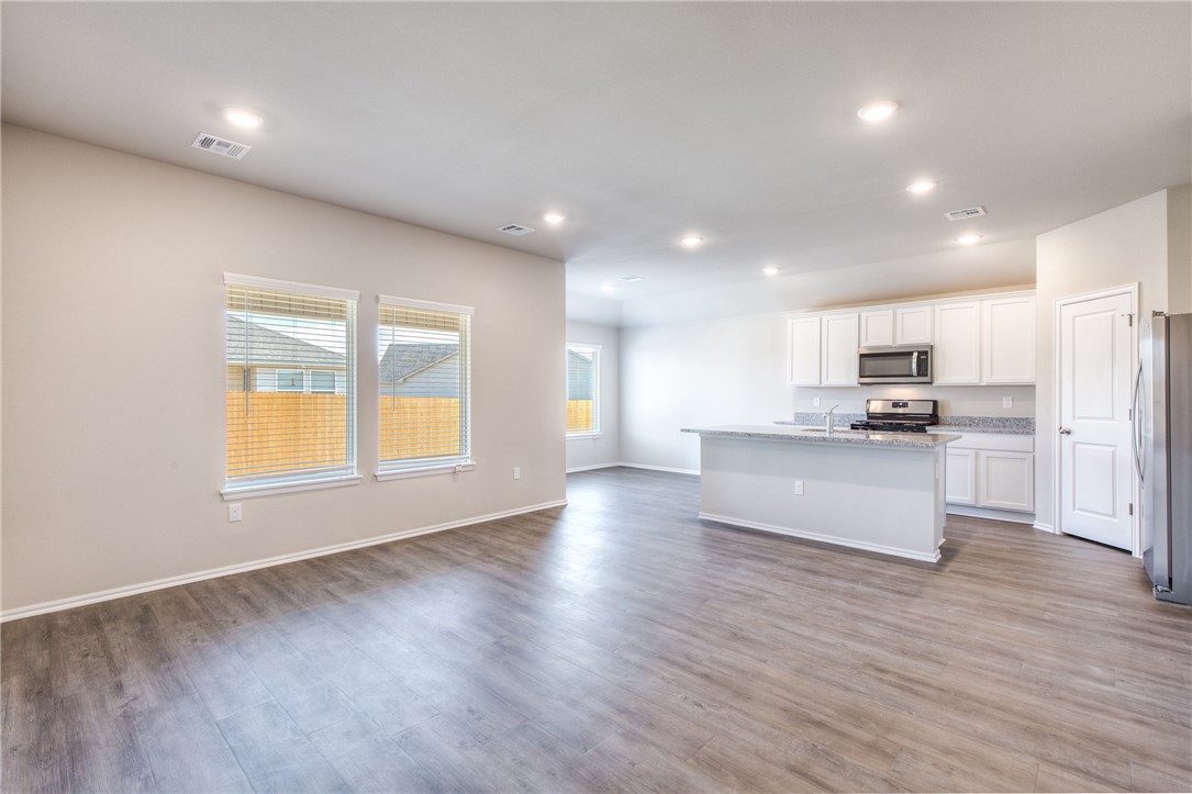 405 NW Bellflower Street