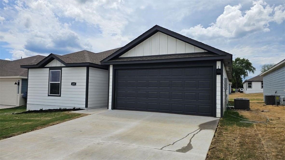 405 NW Bellflower Street