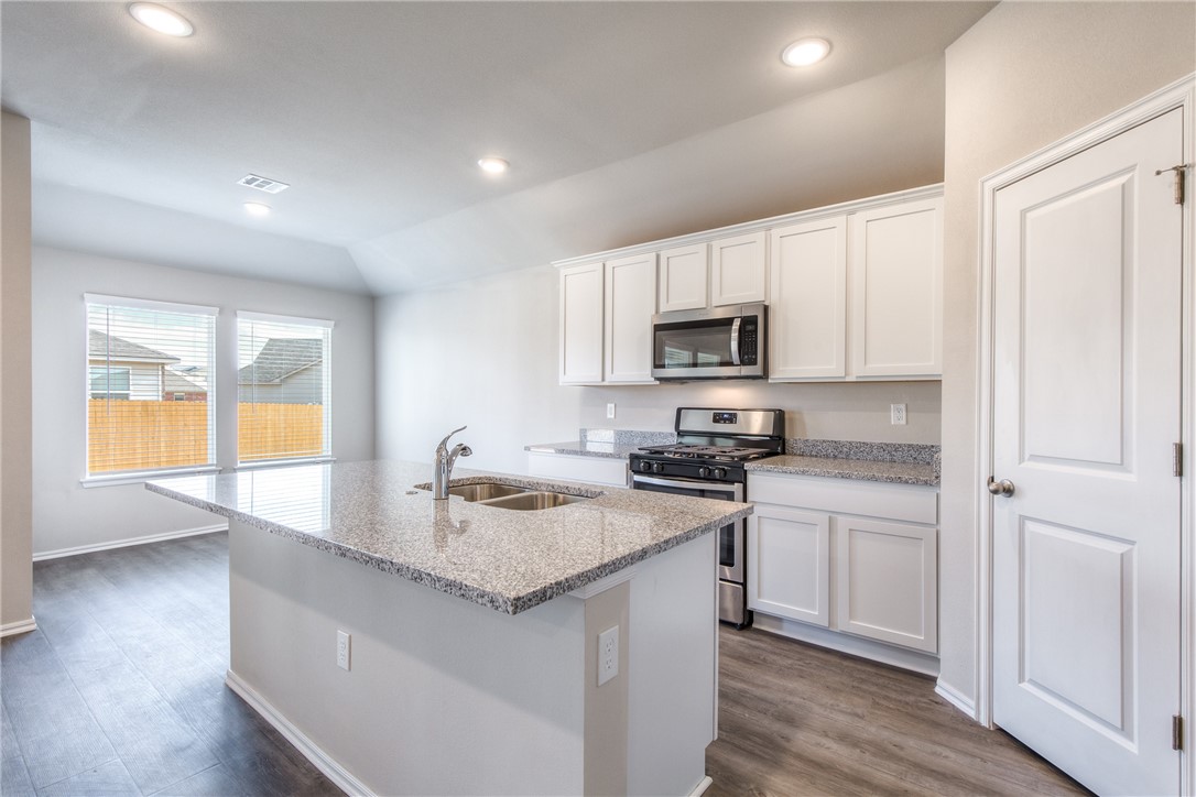 405 NW Bellflower Street