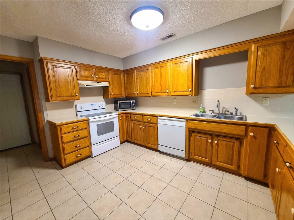 1020 W Cypress Street 2