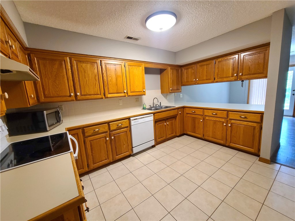 1020 W Cypress Street 2