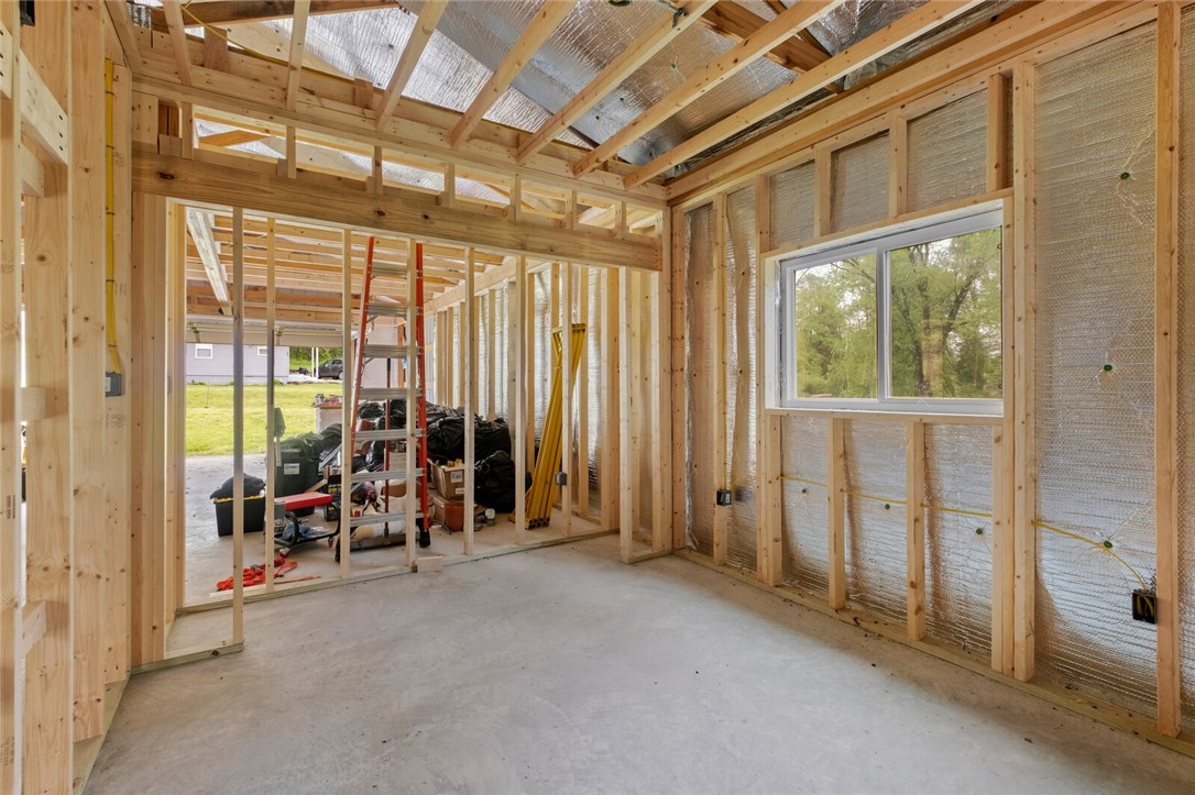 1410 N Crestview Road