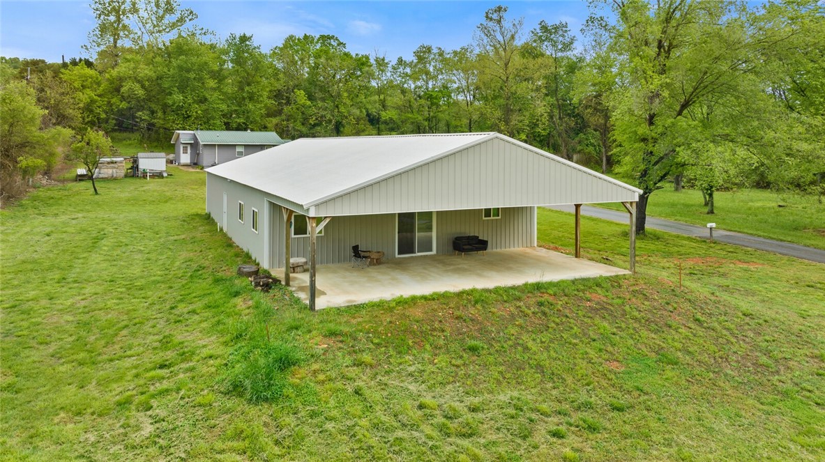 1410 N Crestview Road