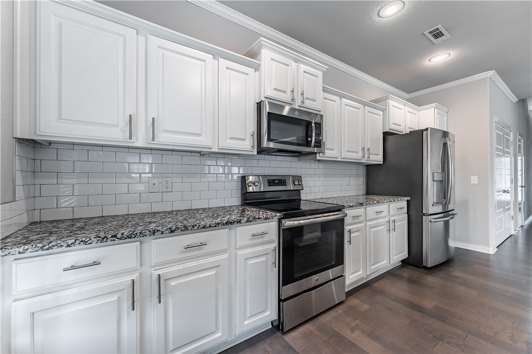 3809 SW Peachwood Drive