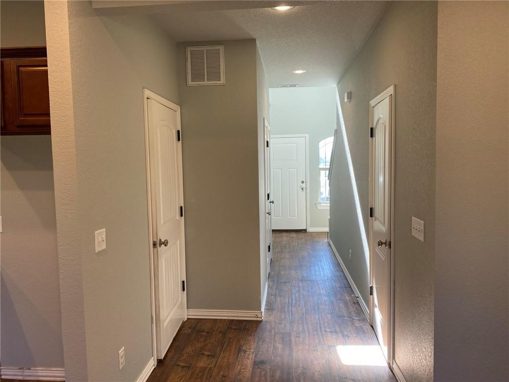 826 & 828 NW Baker Street