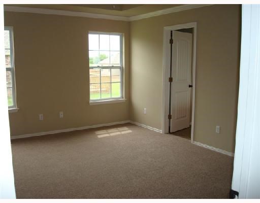 2205 SW Huntwick Avenue