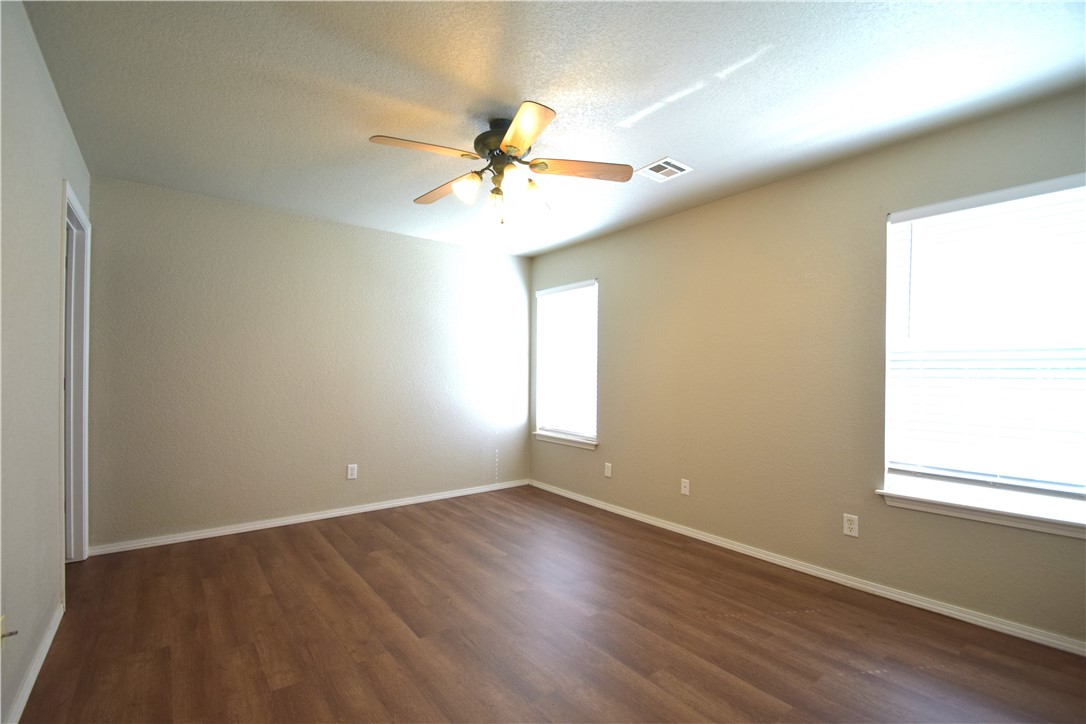 815 SW Tunbridge Drive