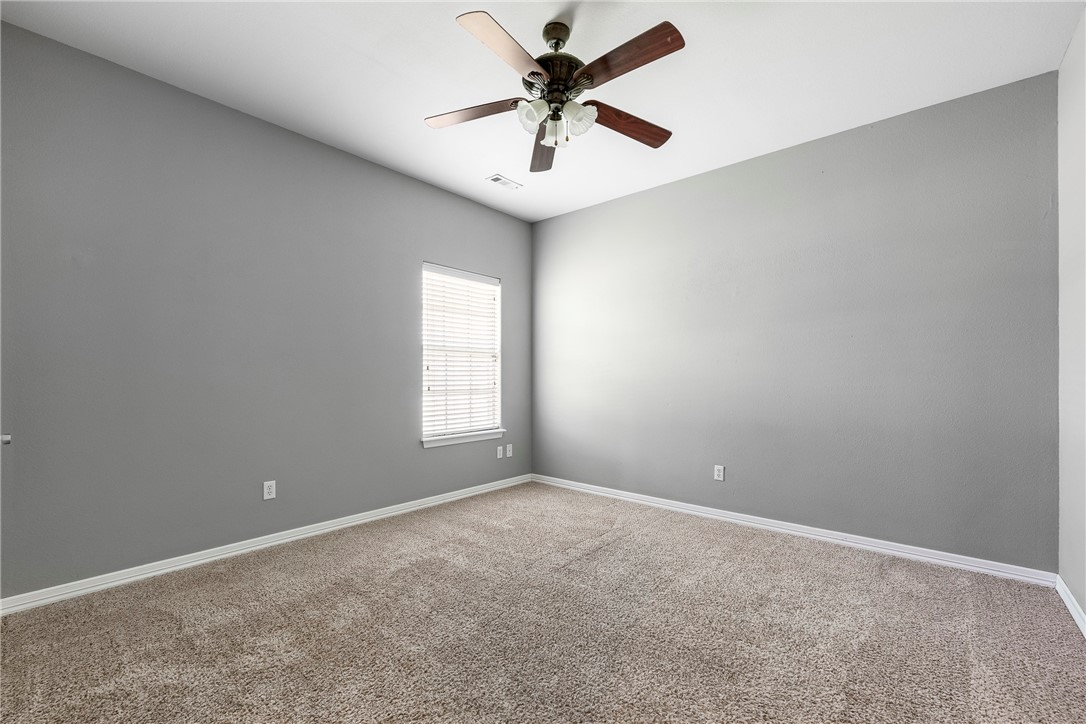 2001 SW Pinoak Avenue